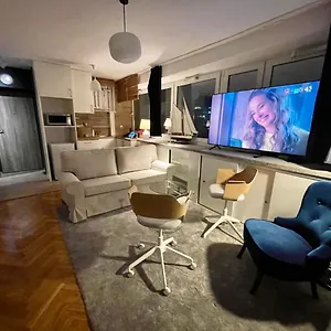Super Grey 2 Metro Fast Wifi 65'tv Netflix Hbo Appletv+ Apartament Warszawa
